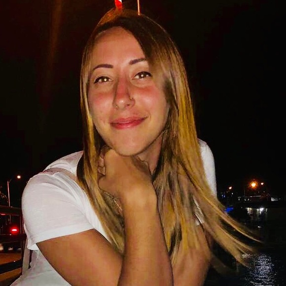 Meet your Posher, Martina - Picture 1 of 1